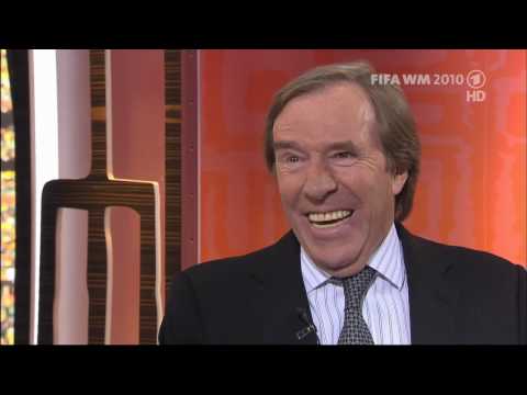 Youtube: Günter Netzer lacht über Vuvuzelas - für mich ist das nichts! (WM 2010)