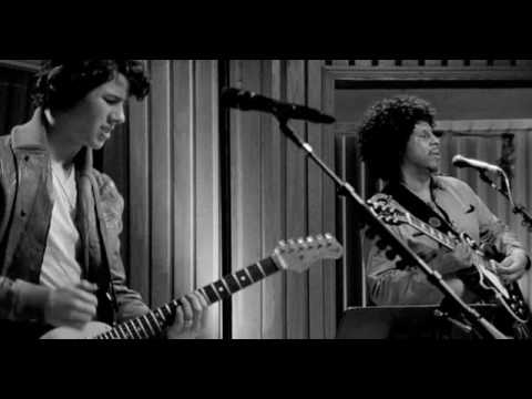 Youtube: Rose Garden Official Music Video - Nick Jonas And The Administration