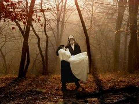 Youtube: Sarah McLachlan - Gloomy Sunday (cover)