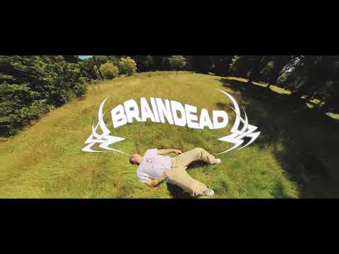 Youtube: DENNIS DIES DAS – BRAINDEAD (Prod. by Sascha Urlaub)