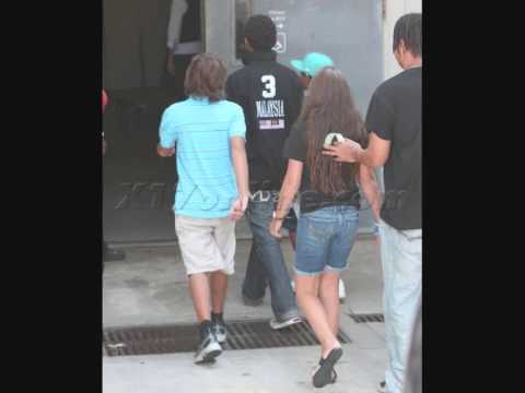 Youtube: *NEW PHOTOS* of Michael Jackson children Prince and Paris Jackson at the George C. Page Museum 19/9