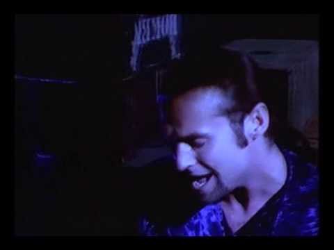Youtube: Wet Wet Wet - Love Is All Around (original clip)
