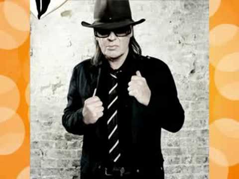 Youtube: Ich bin von Kopf bis Fuß... - Udo Lindenberg