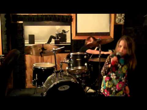 Youtube: Murp | Aaralyn and Izzy - Nightmares vs Dreams