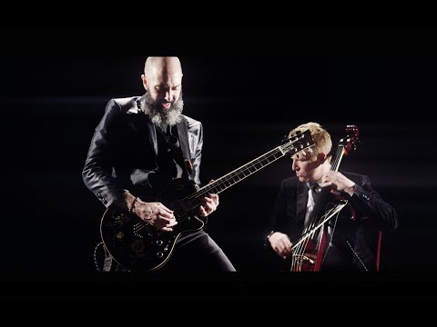 Youtube: Mozart - Metallica (Symphony No. 40 - Enter Sandman : MOZART HEROES [OFFICIAL VIDEO]