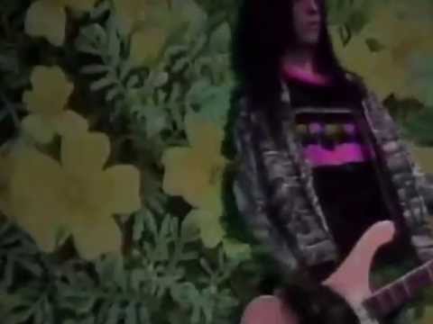 Youtube: Dinosaur Jr - Just Like Heaven