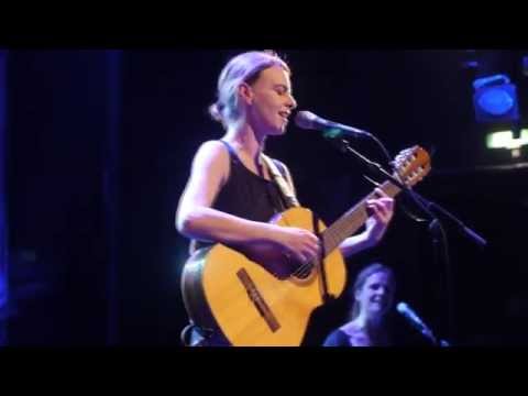 Youtube: Uta Köbernick - SCHATTENLIED live! mit Dota Kehr