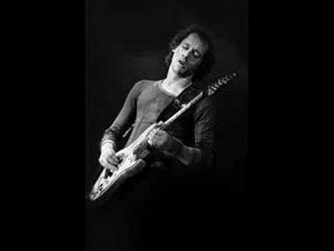 Youtube: Dire Straits - Sultans of swing [Very Rare Demo -77]