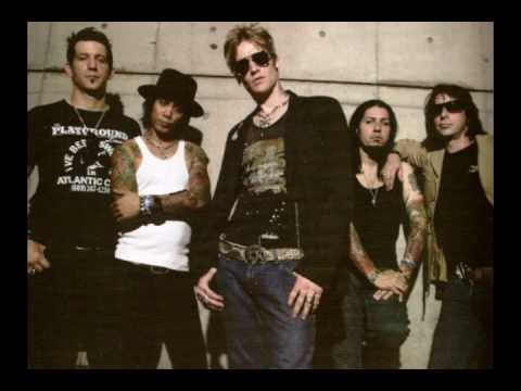 Youtube: Buckcherry - Alone