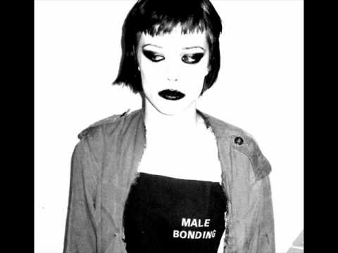 Youtube: Crystal Castles - Vietnam (Dead Fe†us Remix)