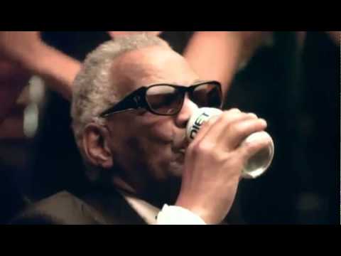 Youtube: Britney Spears Featured in New 2011 Pepsi Commercial