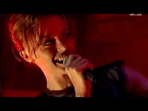 Youtube: Kylie Minogue & Nick Cave - Where the Wild Roses Grow (Live MTV Most Wanted 1995)
