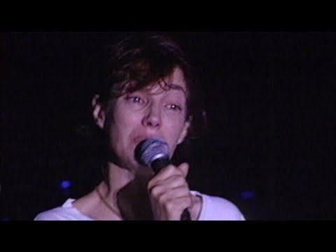 Youtube: Jane Birkin : "Je suis venu te dire que je m'en vais" (Hommage à Gainsbourg aux Francofolies 1992)