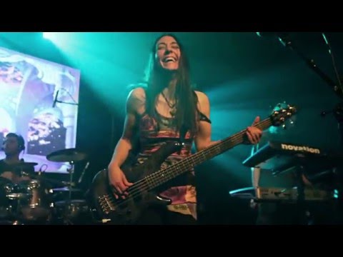 Youtube: "Epiphlioy" - Ozric Tentacles, Live @ Le Badaboum