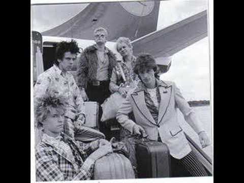 Youtube: Die Toten Hosen - Spielzeugland ( Demo´85)
