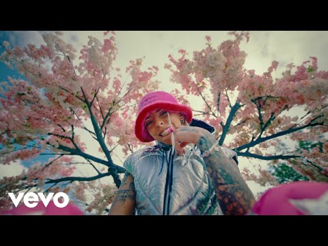 Youtube: Young Miko - Lisa