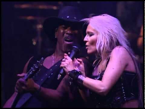Youtube: Doro - White Wedding (Live 2006)
