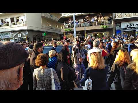 Youtube: Trauerzug zu Ehren von Mikis Theodorakis am Morgen des 09.09.2021 in Chania, Kreta