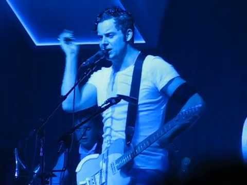 Youtube: Jack White - Steady, as she goes (Vienna 2014)
