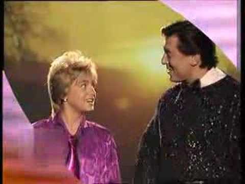 Youtube: Karel Gott & Darinka - Fang das Licht 1985