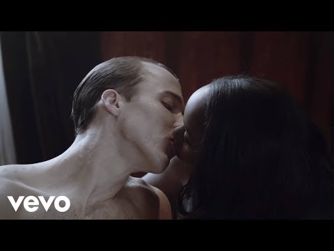 Youtube: Walking On Cars - Catch Me If You Can (Official Video)