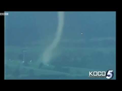 Youtube: UFO Tornado Oklahoma May 2011 2
