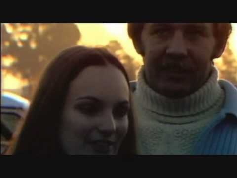 Youtube: Stereo Total - Patty Hearst