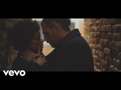 Youtube: Enrico Nigiotti - Baciami adesso (Official Video - Sanremo 2020)
