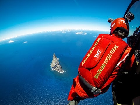 Youtube: Jeb Corliss and Luigi Cani - Balls Pyramid