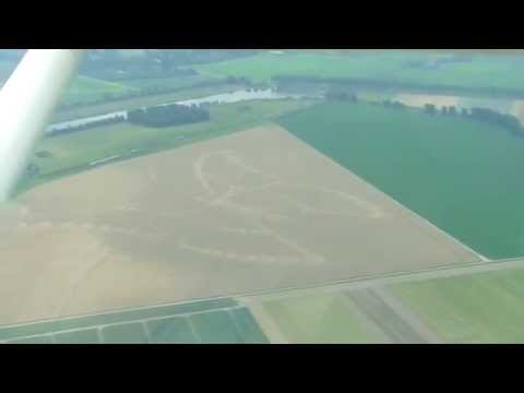 Youtube: Schmetterlingsmann Kornkreis Antwort Land Art riesig -XL D-Sign- Projekt Atlas Hilferuf