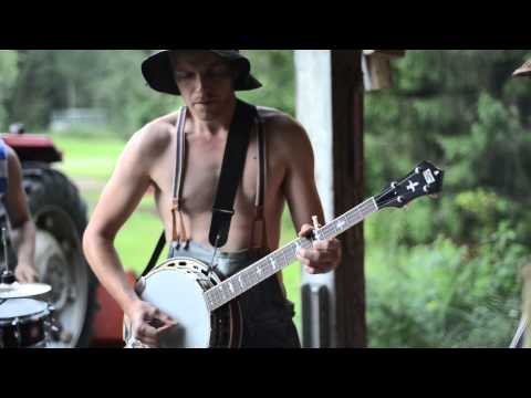 Youtube: Thunderstruck by Steve'n'Seagulls (LIVE)