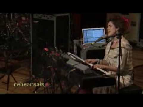 Youtube: Imogen Heap - "Hide And Seek"