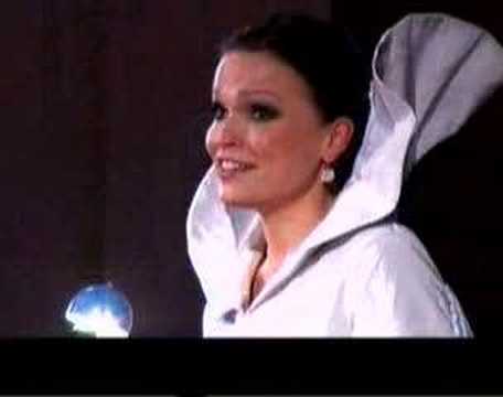Youtube: Tarja Turunen - Adeste Fideles (a cappella)