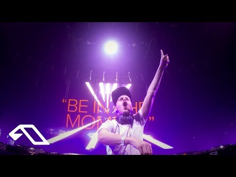 Youtube: ilan Bluestone feat. Giuseppe De Luca - Let Me Know (Live at ASOT850)