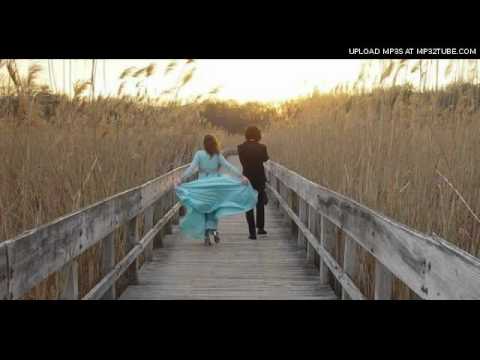 Youtube: Auburn and Ivory - Beach House