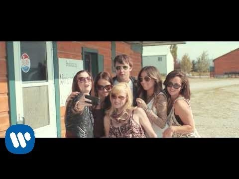 Youtube: James Blunt - Bonfire Heart (Official Music Video)