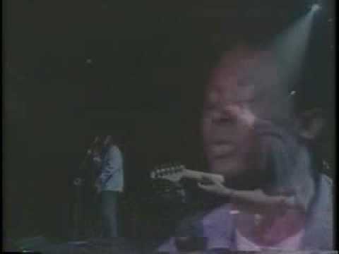 Youtube: Lokua Kanza - Wapi Yo - Heineken Concerts -São Paulo-1997