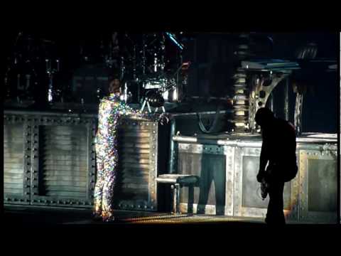 Youtube: RAMMSTEIN - Ich Tu Dir Weh + Liebe Ist Fur Alle Da live London, Wembley Arena 04-02-2010