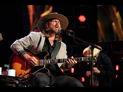 Youtube: Lukas Nelson & Willie Nelson - (Forget About) Georgia (Live at Farm Aid 2021)