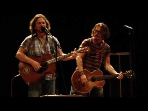 Youtube: Eddie Vedder Society with Johnny Depp