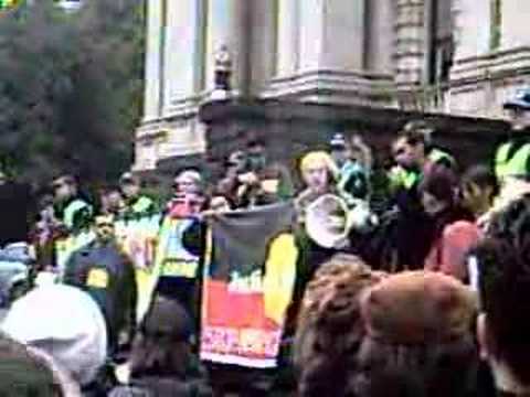 Youtube: Racist white police in Australia