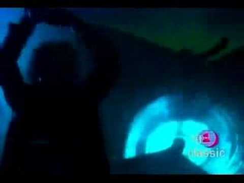 Youtube: The Sisters of Mercy - Walk Away
