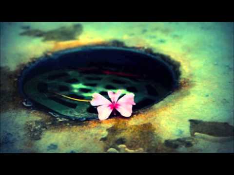 Youtube: Essáy & CoMa - Deceptive