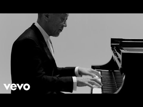 Youtube: Joe Hisaishi - Summer