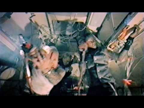 Youtube: The Prodigy - Take Me To The Hospital (Official Video)