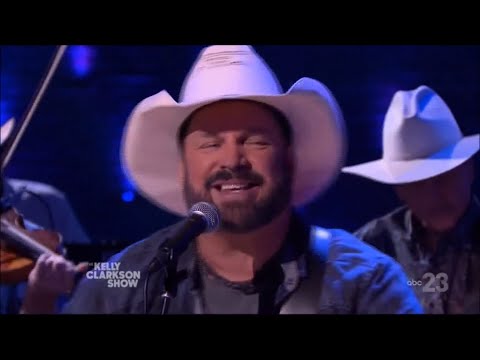 Youtube: GARTH BROOKS - "Two Pina Coladas"
