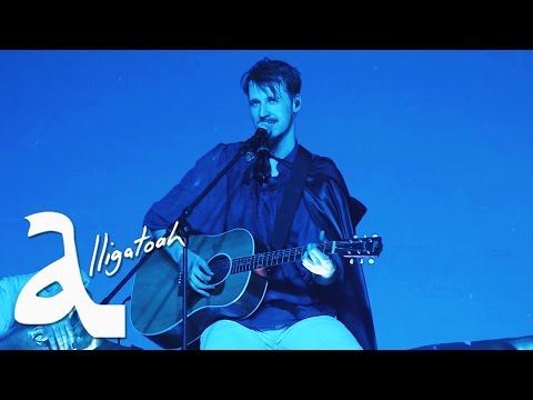 Youtube: Alligatoah - Teamgeist / Über den Wolken (LIVE)