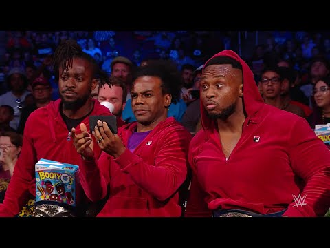 Youtube: Big E eats popcorn at ringside