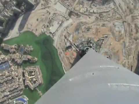 Youtube: On the top of Burj Khalifa's spire قمة برج خليفة