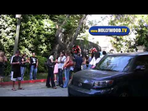Youtube: Fans And Media Outside Michael Jackson's House